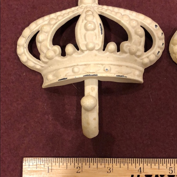 Adorable metal crown hooks - Picture 4 of 6